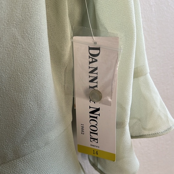 Danny & Nicole Mint Green Blazer - Picture 7 of 9